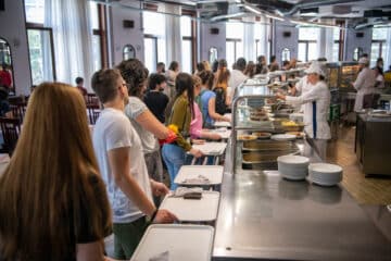 Gemeinschaftsverpflegung, glutenfreies Angebot in Großküchen,Herstellung und Zubereitung in Großküchen, glutenfreie Beratung in Küchen, Kantinen, Schulen, Kantinen