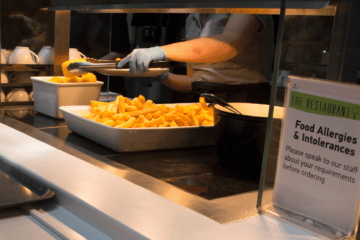 Allergiesicher-in-der-Gemeinschaftsverpflegung-LMIV-Allergene-Kuechen-Kantinen-Allergiker-Lebensmittelallergie